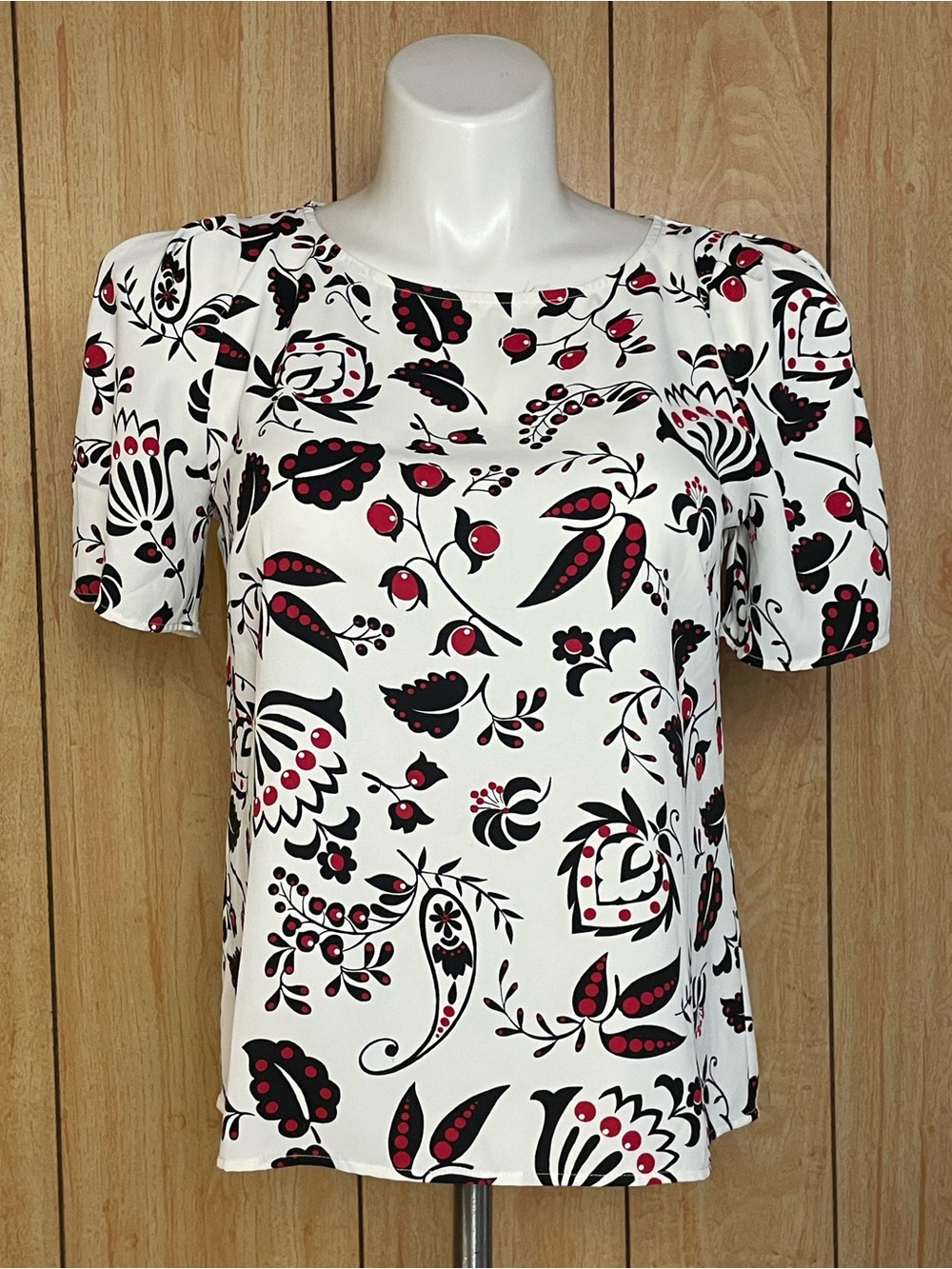 Talbots  Short-Sleeve Blouse with Black & Red Floral Print SZ - M